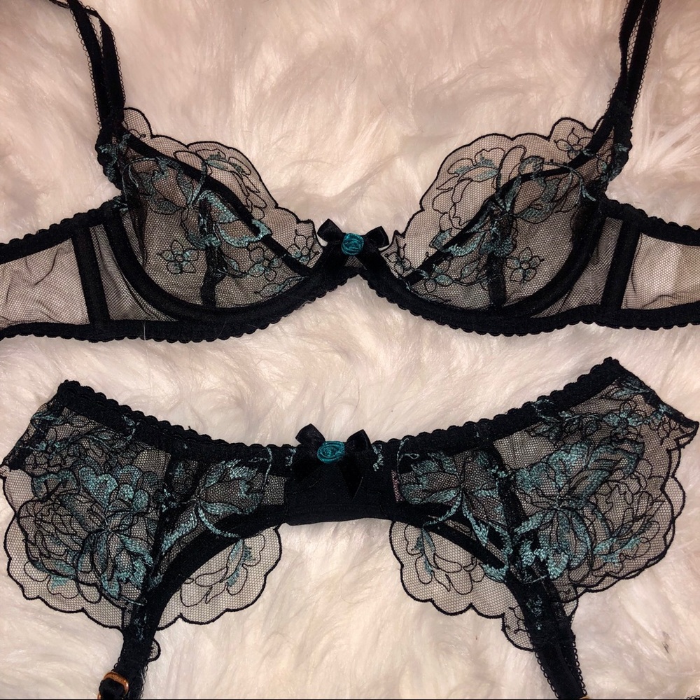 Agent Provocateur Lingerie Set - Picture 3 of 7